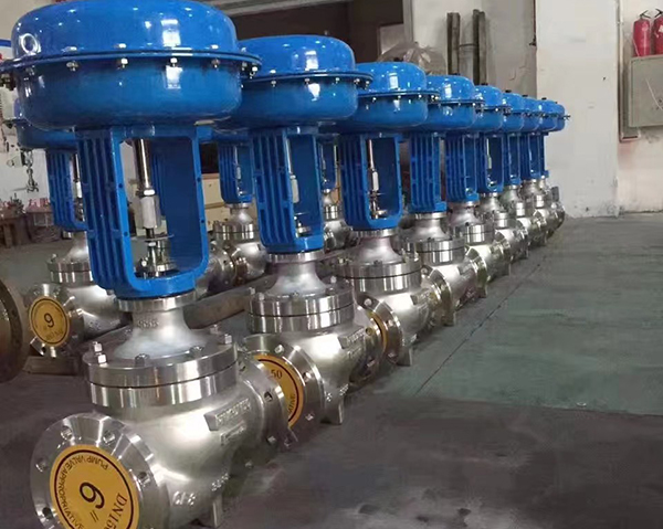 气动午夜影院福利门车间展示